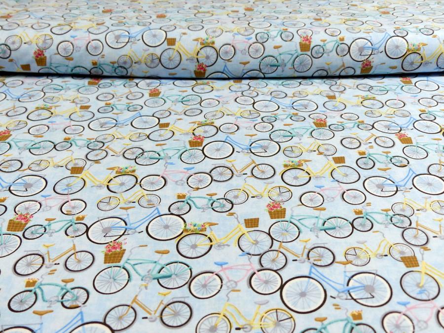 Preview: Patchworkstoff mit vielen bunten Fahrrädern aus der Kollektion Beach Bound